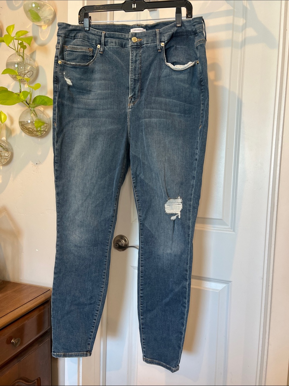 Good American Blue Skinny Ripped Jeans
